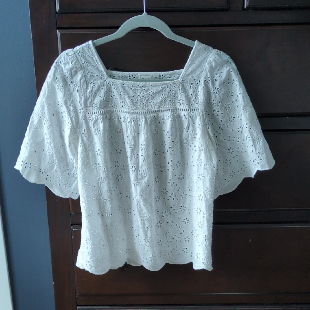 GAP White Eyelet Blouse Unlined NWOT